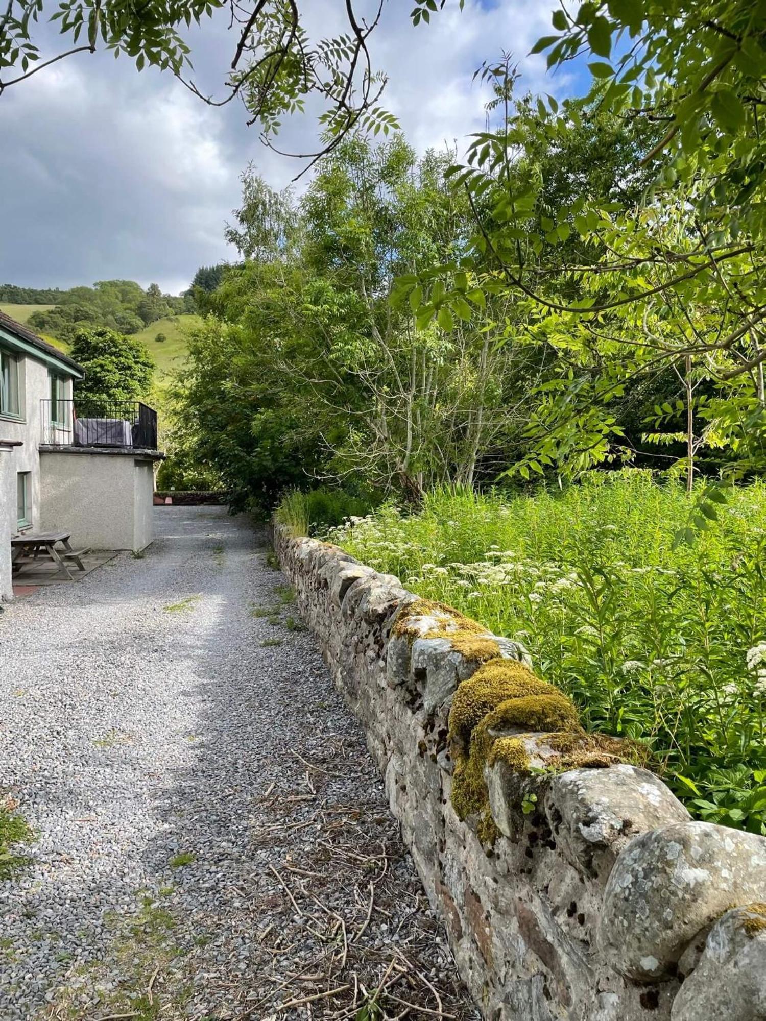 Апартаменты Stylish Garden Flat Near Loch Ness Друмнадрочит Экстерьер фото